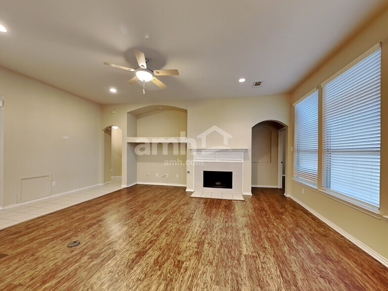 Building Photo - 7509 Amsterdam Ln