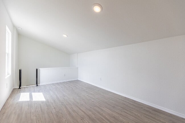 Building Photo - 4271 Thalweg Way