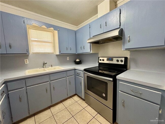 Building Photo - 404 S 20th Ave