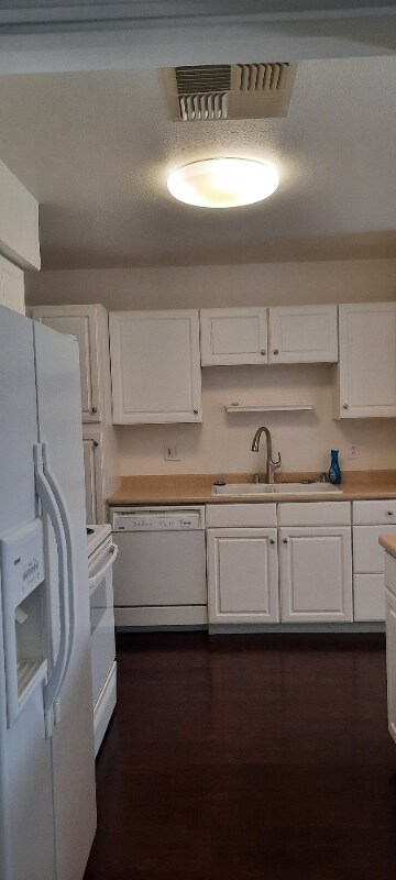 Building Photo - 4924 Cabrillo Way