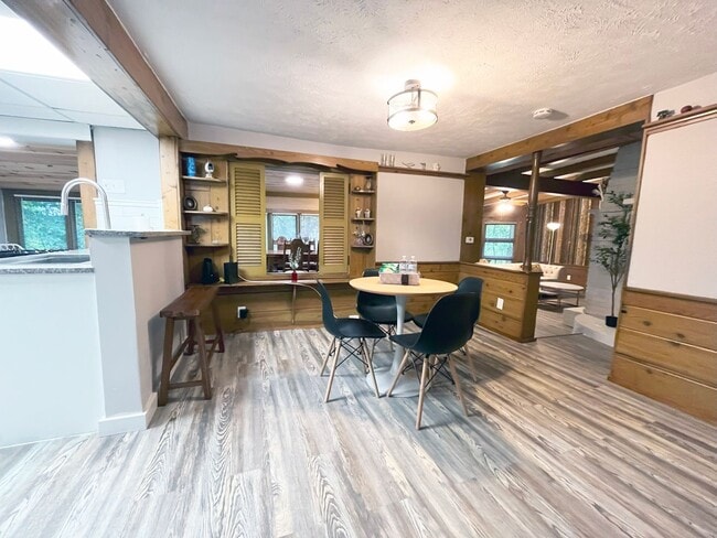 Building Photo - 3923 Bluestone Rd