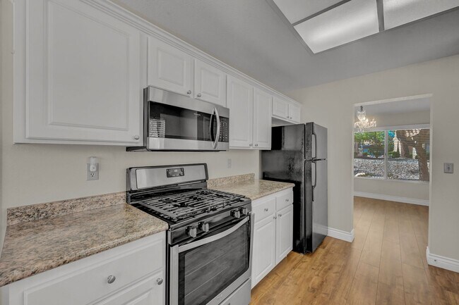 Building Photo - 55+ Age Restricted Sun City Summerlin! 2 BED + 2 BATH + 2 CAR GARAGE!