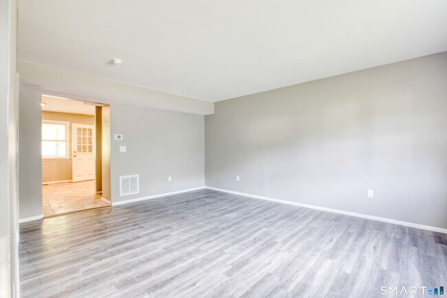 Building Photo - 76 Caesar Dr