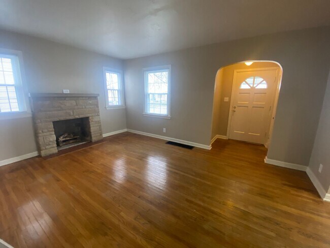 Building Photo - 4028 Monroe St