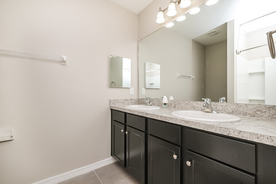 Building Photo - 10213 Mangrove Well Rd