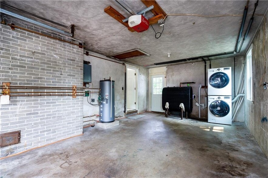Building Photo - 135 S Pierce Rd