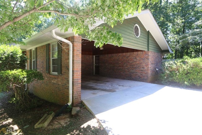 Building Photo - 1931 Arnold Dr