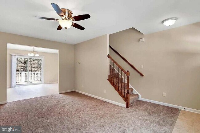 Building Photo - 180 Breezewood Dr