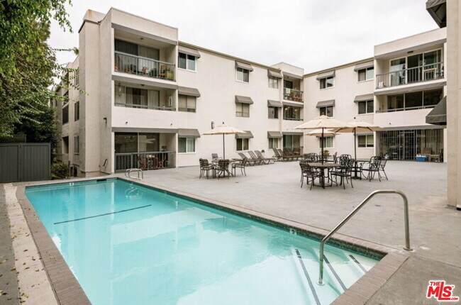 Building Photo - 8535 W Knl Dr