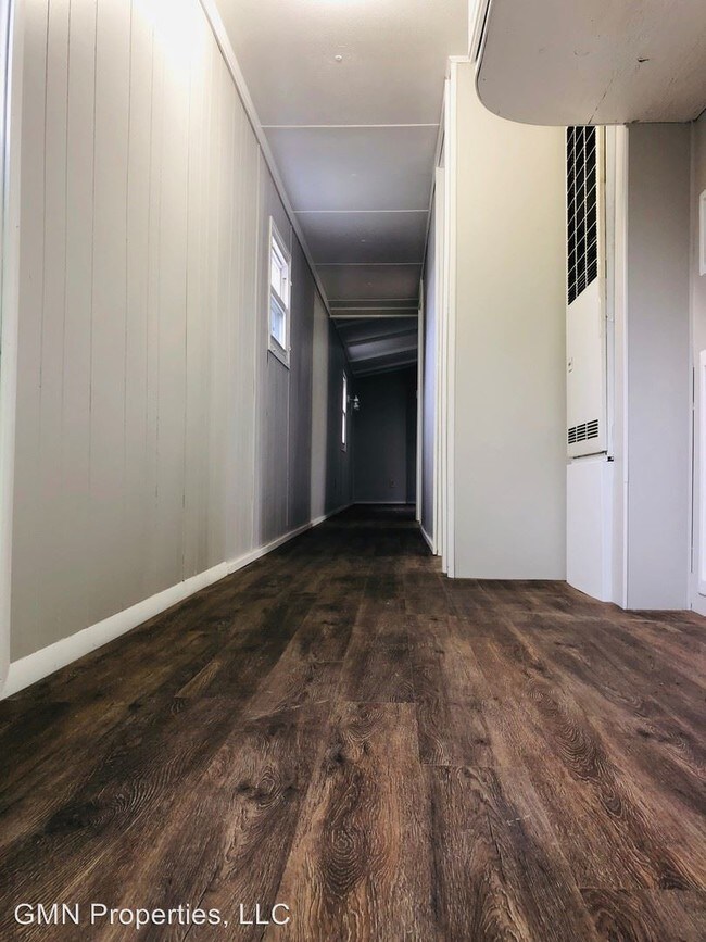 Building Photo - 1-21 Dinardo Manor