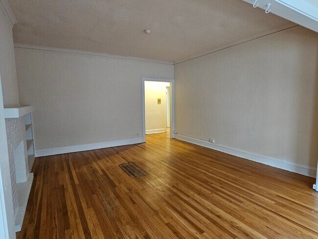 Building Photo - 2112 Sherman Ave