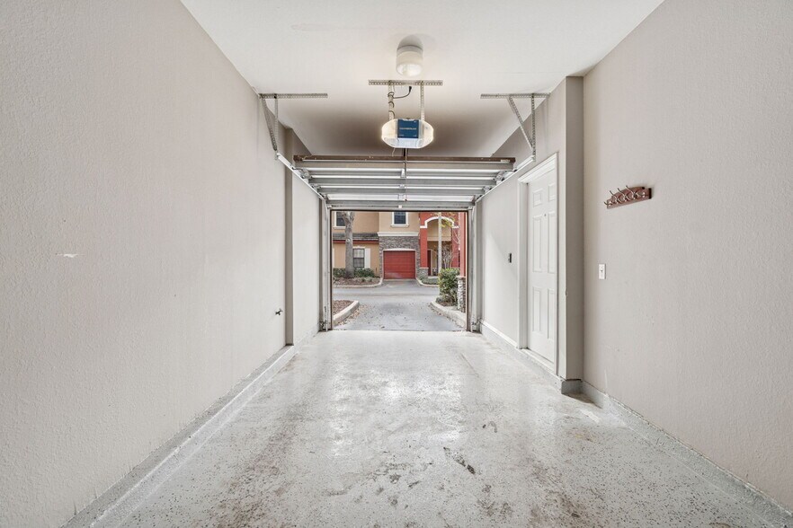 Garage - 2151 Chianti Pl