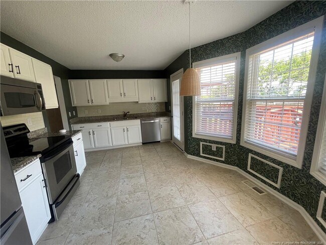 Building Photo - 4005 Toccopola St