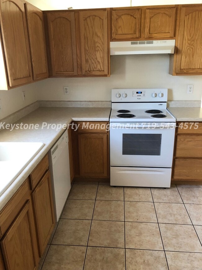 Building Photo - Beautifully Maintained Home in Pueblo West 3 Bed/2 Bath/2 Car Garage $2000/$2000