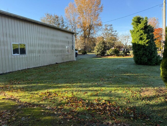 Building Photo - One bedroom in Bow