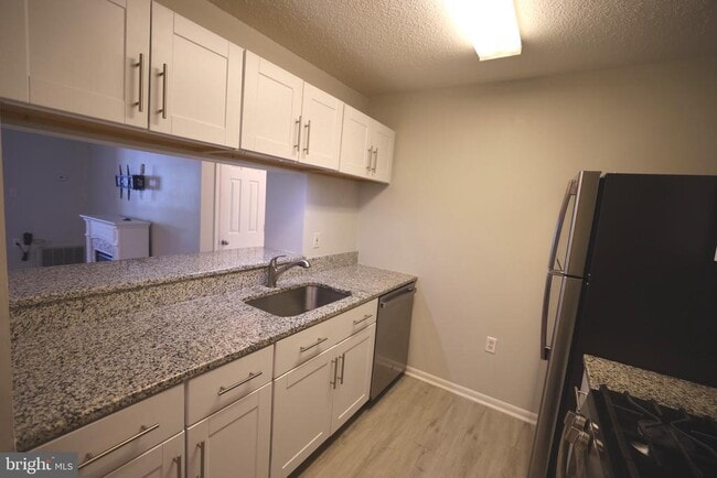Building Photo - 20979 Timber Ridge Terrace