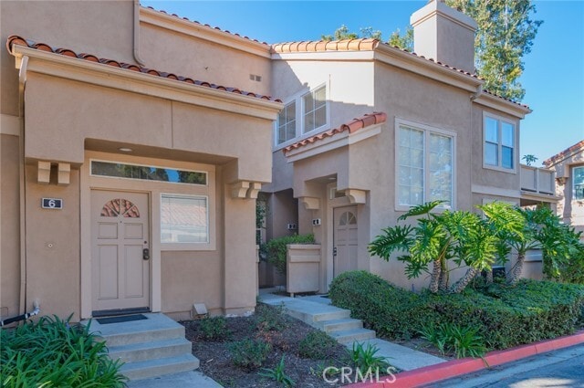 Building Photo - 2 Ellisworth Aisle