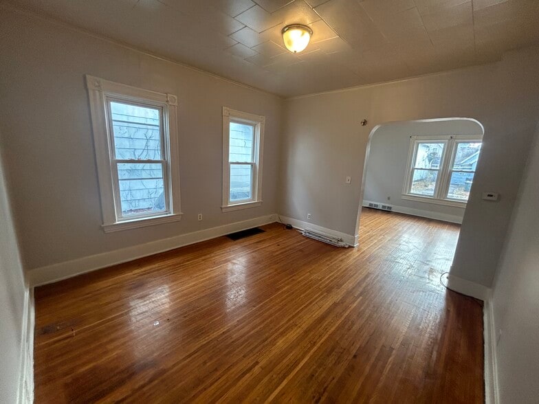 Building Photo - 121 Elba St