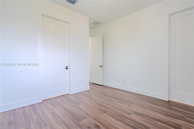 Building Photo - 1427 SW 23rd St