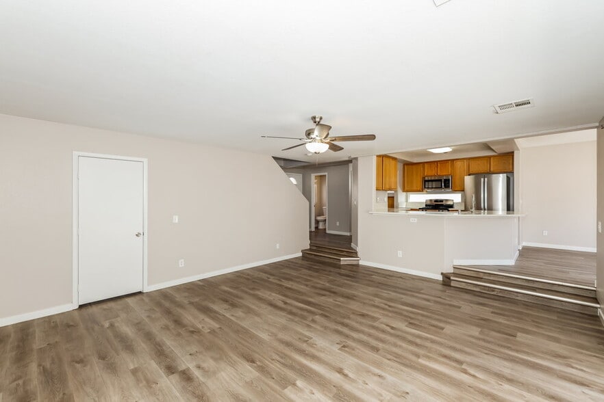Building Photo - 951 Ostrich Fern Ct