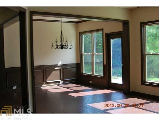 Building Photo - 6260 Crested Moss Dr