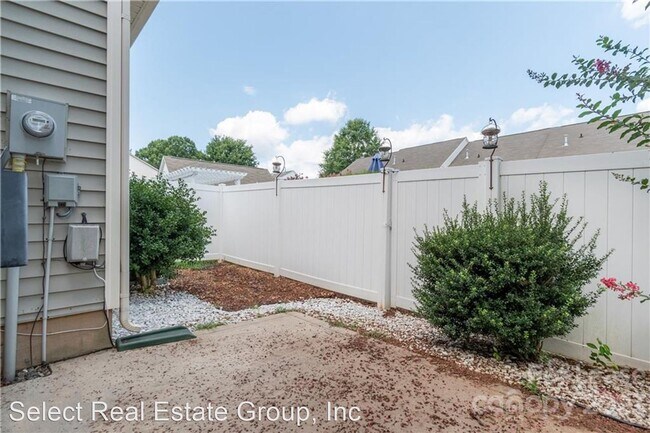 Building Photo - 3 br, 2.5 bath House - 109 Kase Ct