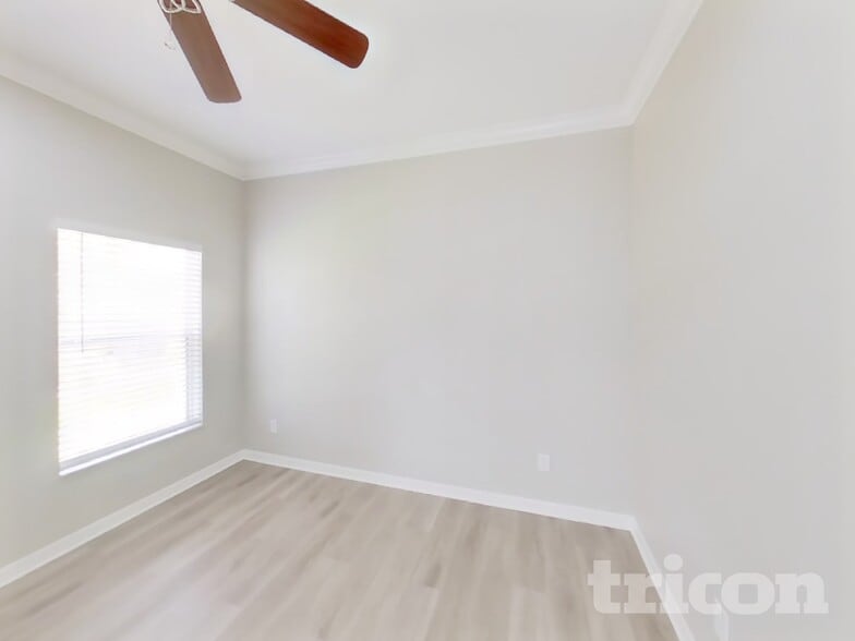 Building Photo - 16651 Midsummer Ln