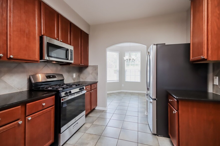 Building Photo - 5222 Rio Dr