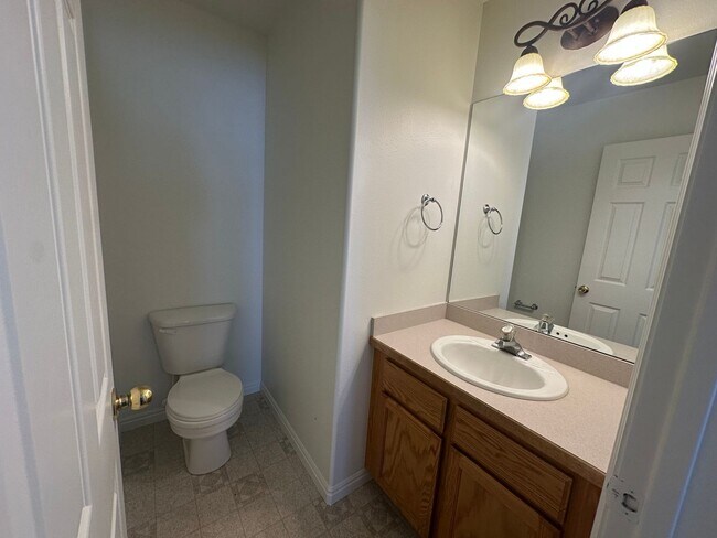Building Photo - Freshly Painted, New Carpet Throughout - Home For Rent In Springville!!!