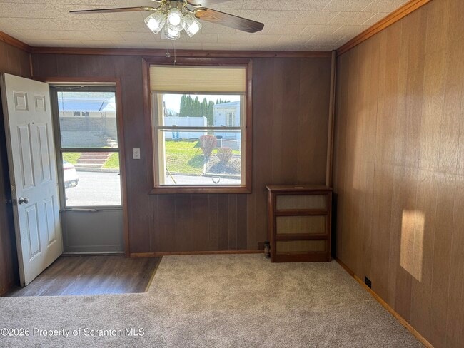 Building Photo - 205 Battin St