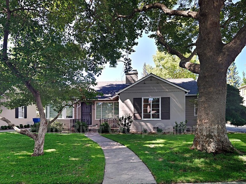 Primary Photo - 1036 10th Ave