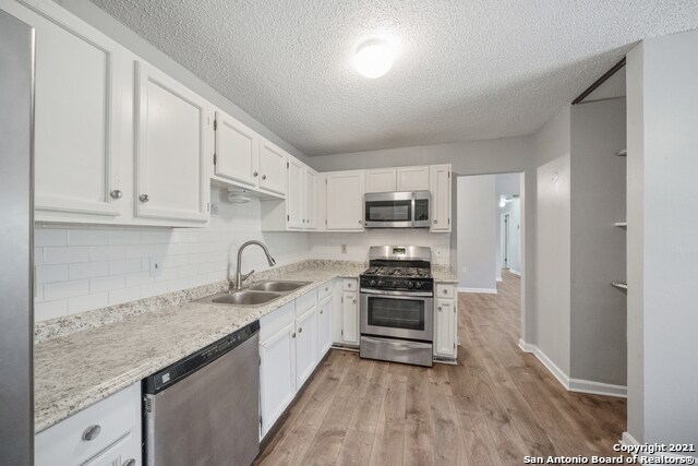 Building Photo - 8032 Laurel Bend