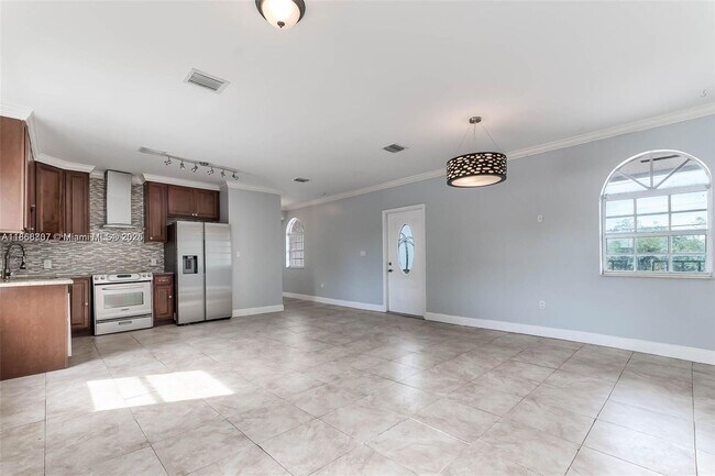Building Photo - 1695 SW 11th St