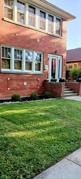 Building Photo - 810 Farragut Pl