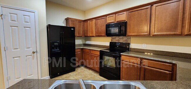 Building Photo - 3325 Fernview Dr