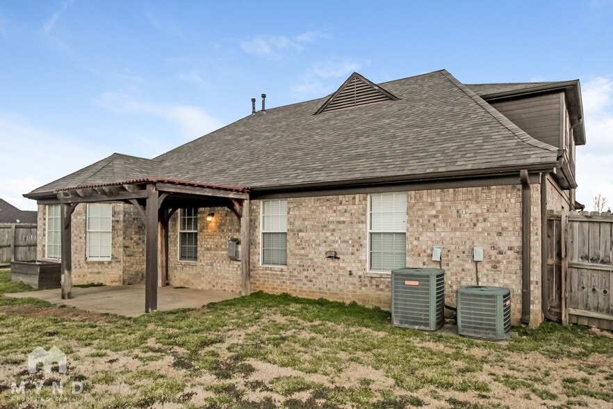 Building Photo - 5885 Landau Drive