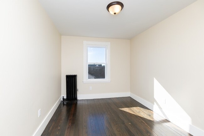 Building Photo - 180 Shirley St