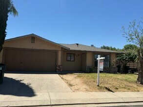 Building Photo - Modesto 3 Bedroom 2 Bathroom Home
