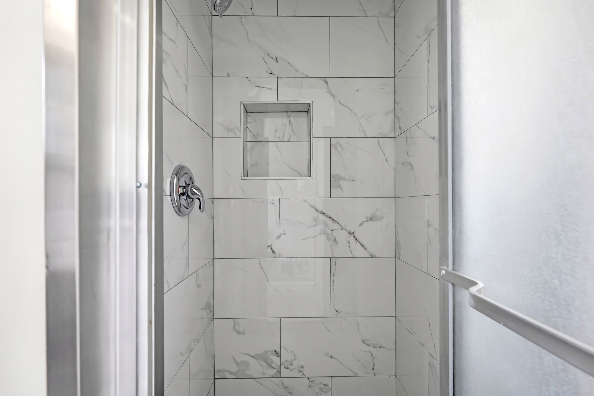 Shower - 4080 Abourne Rd