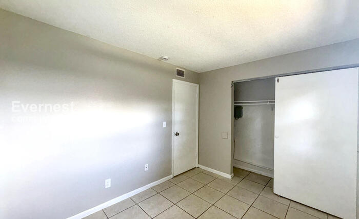 Building Photo - 1315 Browning St