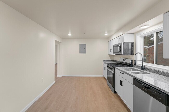 Building Photo - 2616 Shawhan Ave