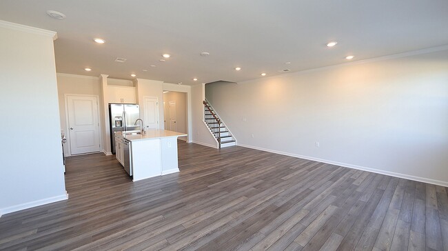 Building Photo - Townhome for Rent with One-Car Garage Clos...