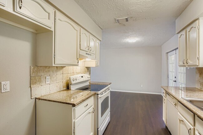 Building Photo - 9506 Landry Blvd