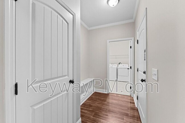 Building Photo - 716 Herrington Dr