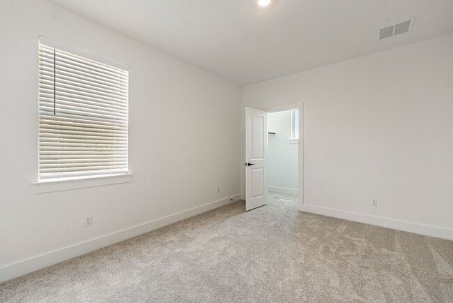Building Photo - Spacious Two-Story Stunner in Leander