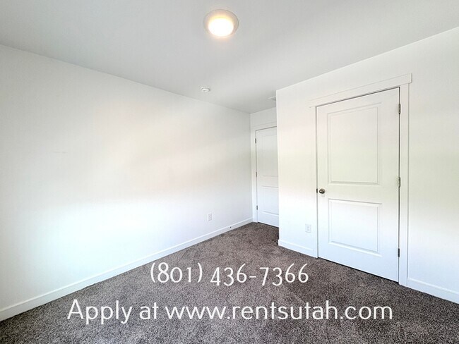Building Photo - Lovely Santaquin Home