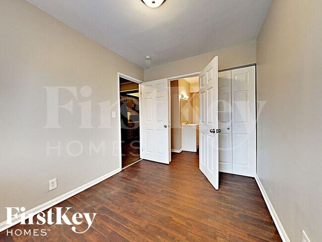 Building Photo - 1019 Century Ln