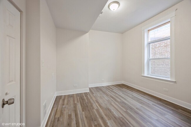 Building Photo - 2442 S Kedzie Ave