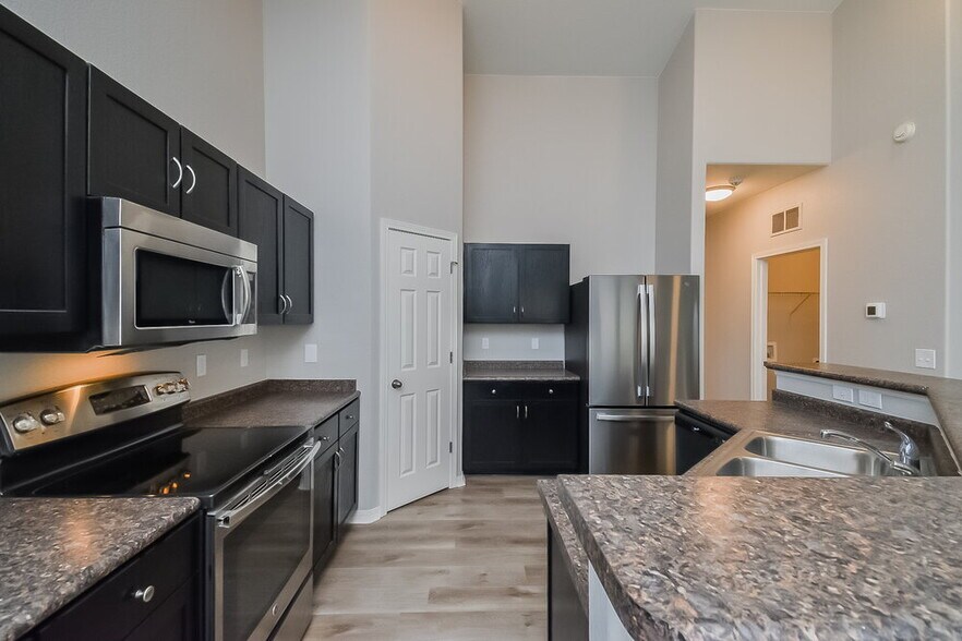 Building Photo - 2370 Spring Blossom Dr