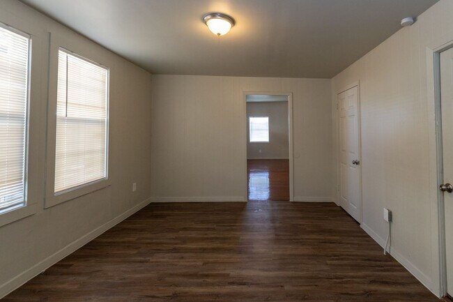 Building Photo - 1435 Magnolia St